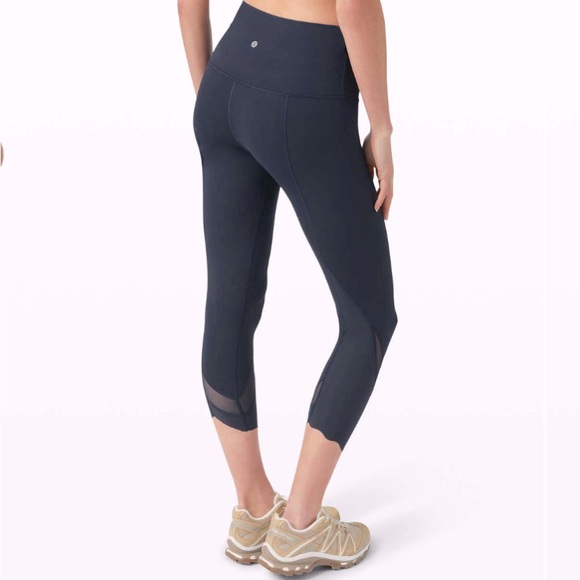 lululemon athletica Pants - Lululemon Wunder Under Crop High-Rise *Roll Down Scallop Full-On Luxtreme 23”